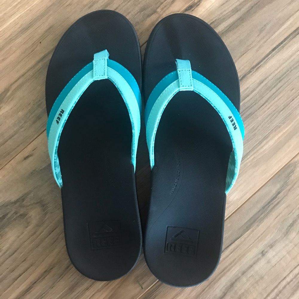 Black and Blue REEF Flip Flops size 9